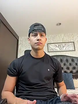Snapshot of Lander_Cruz chatting on June 4, 8:35 pm Lander Cruz online show from June 4, 8:35 pm