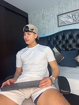 Lander Cruz online show from February 10, 9:03 pm