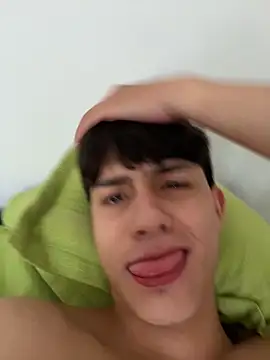 Snapshot of Lander_Cruz chatting on May 1, 3:28 pm Lander Cruz online show from May 1, 3:28 pm