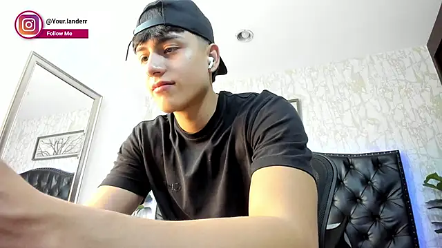 Lander Cruz online show from April 15, 8:53 pm