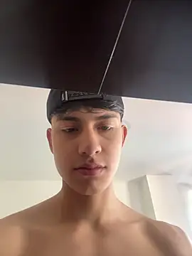 Snapshot of Lander_Cruz chatting on May 9, 3:26 pm Lander Cruz online show from May 9, 3:26 pm