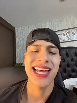 Lander Cruz online show from December 22, 9:59 pm