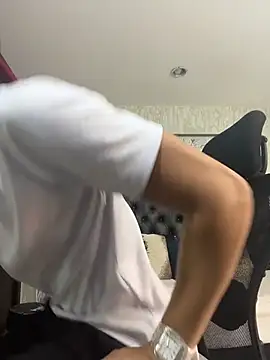 Lander Cruz online show from March 31, 8:44 pm