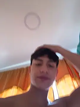 Snapshot of Lander_Cruz chatting on May 17, 5:35 pm Lander Cruz online show from May 17, 5:35 pm
