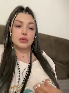 AmazingVi online show from December 2, 7:59 pm