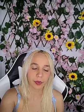 KasumiSophia online show from April 10, 12:12 pm