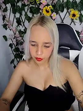 KasumiSophia online show from April 28, 12:20 pm