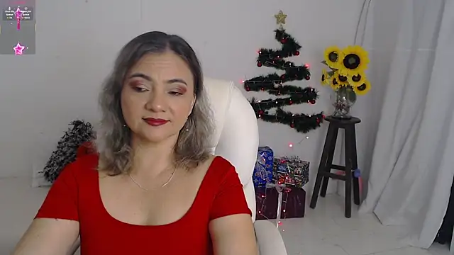 Snapshot of Katiana80 chatting on December 17, 11:59 am Katiana80 online show from December 17, 11:59 am