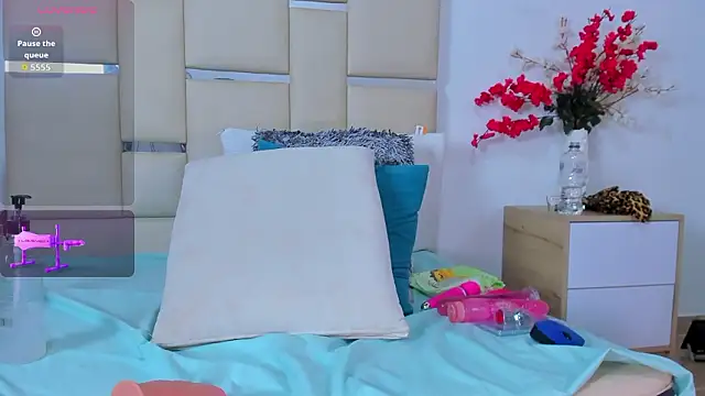 MajoLinares online show from February 3, 8:25 pm