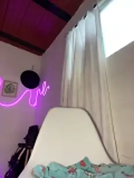 Snapshot of Cynthia_es chatting on May 4, 1:47 pm Cynthia es online show from May 4, 1:47 pm