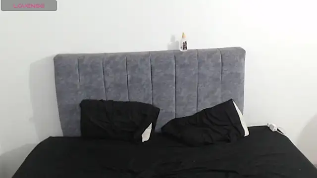 hottie couplee online show from April 22, 10:49 pm
