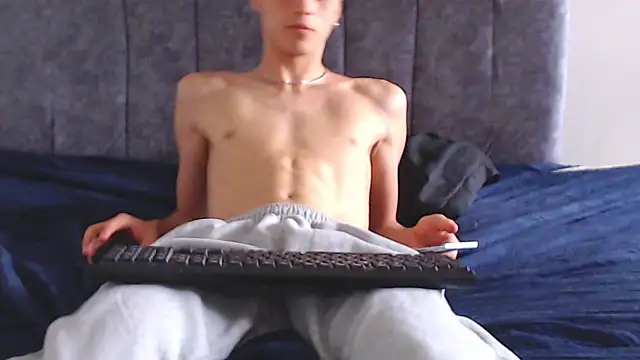 hottie couplee online show from March 15, 9:33 pm