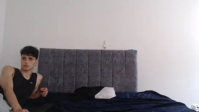 hottie couplee online show from March 17, 10:46 pm