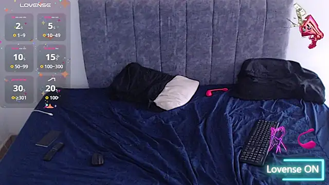 hottie couplee online show from May 8, 10:24 pm