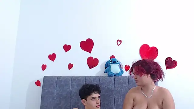 hottie couplee online show from June 25, 10:59 pm