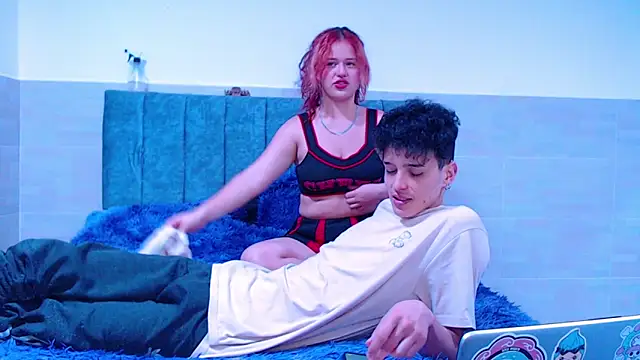 hottie couplee online show from January 16, 7:18 pm