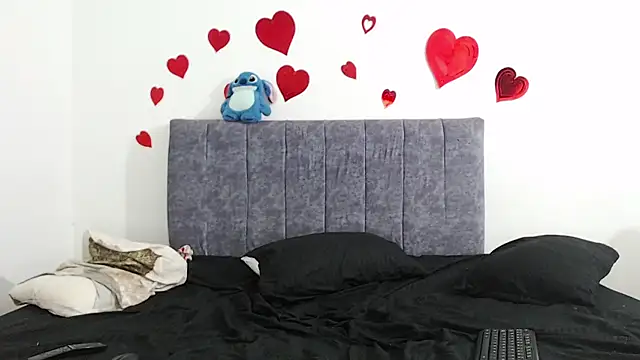 hottie couplee online show from July 11, 12:00 am