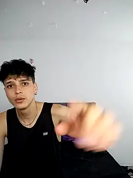 hottie couplee online show from February 15, 10:52 pm