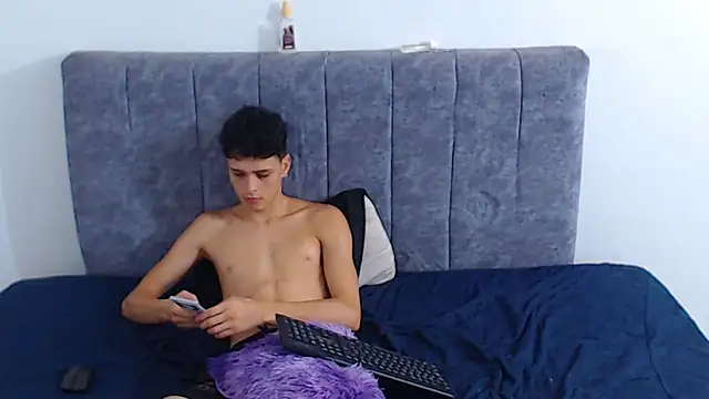 hottie couplee online show from May 24, 9:58 pm