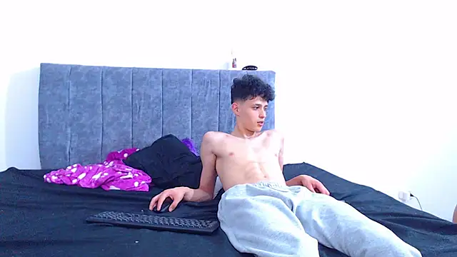 hottie couplee online show from March 9, 11:08 pm