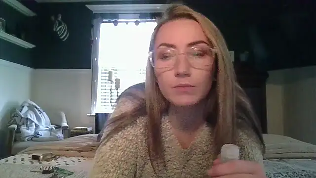 NikkiD223 online show from January 8, 6:58 pm