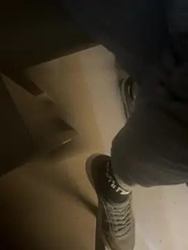 andresbale online show from February 14, 12:00 am