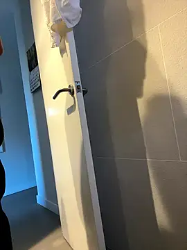 andresbale online show from January 11, 8:21 am