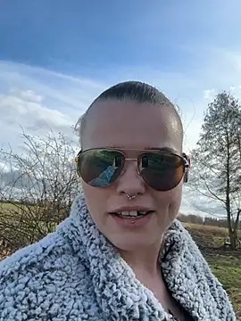 LoreenKinky online show from February 28, 1:11 pm