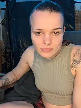 LoreenKinky online show from February 18, 7:10 pm