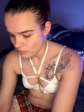 LoreenKinky online show from February 4, 7:09 pm