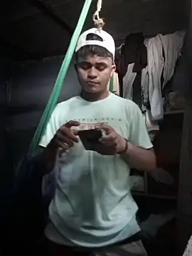 youngboypiss online show from December 20, 8:01 pm