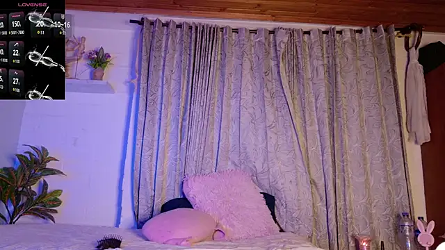 Snapshot of sweet_letty_1408 chatting on April 23, 11:39 pm sweet letty 1408 online show from April 23, 11:39 pm