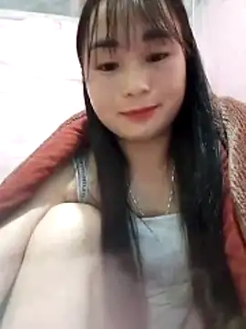 Snapshot of Maiphu34 chatting on May 7, 2:42 pm Maiphu34 online show from May 7, 2:42 pm