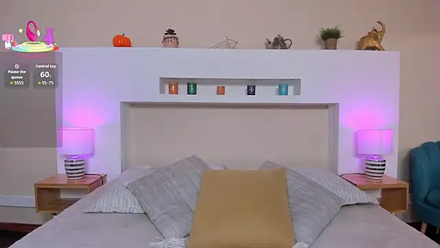 AnikaRomanoff  online show from December 22, 11:43 am