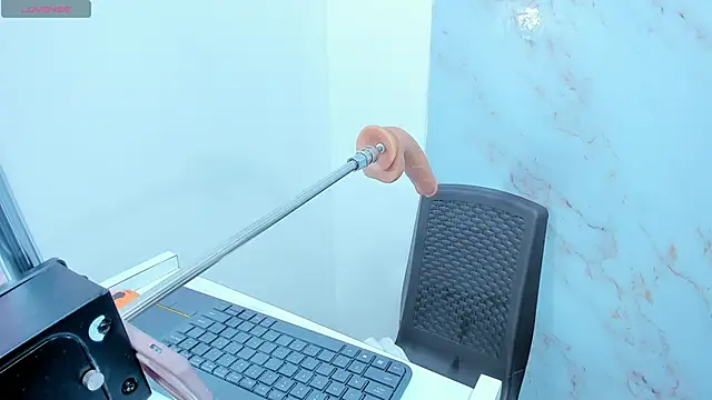 leticia lynn1 online show from March 28, 9:05 pm