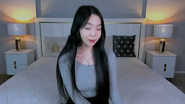 EMILY GREENSON online show from April 13, 9:52 pm