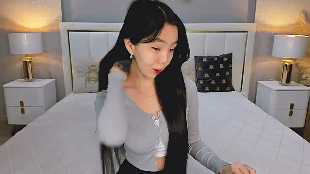 Snapshot of EMILY_GREENSON chatting on February 14, 6:46 am EMILY GREENSON online show from February 14, 6:46 am