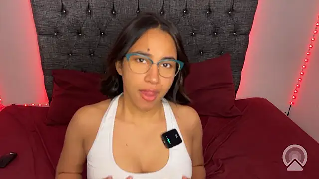 yourlatinhot online show from January 7, 3:33 am