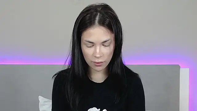 RachaelMils online show from March 27, 4:10 am