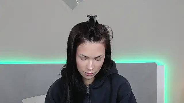 RachaelMils online show from March 14, 4:07 am