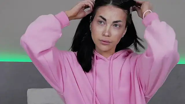 RachaelMils online show from December 16, 3:44 am