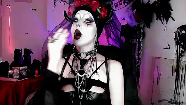 EmpressMorrigan online show from March 14, 11:27 am