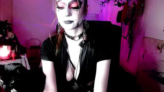 EmpressMorrigan online show from February 13, 11:43 am