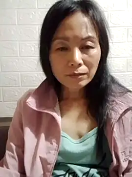 Snapshot of Lili-123k chatting on February 14, 7:47 pm Lili-123k online show from February 14, 7:47 pm