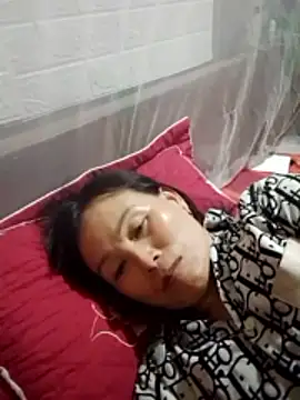 Snapshot of Lili-123k chatting on March 2, 5:52 am Lili-123k online show from March 2, 5:52 am