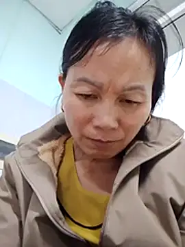 Snapshot of Lili-123k chatting on February 4, 8:20 am Lili-123k online show from February 4, 8:20 am