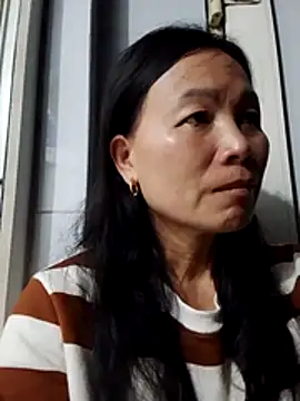 Snapshot of Lili-123k chatting on February 7, 10:29 pm Lili-123k online show from February 7, 10:29 pm