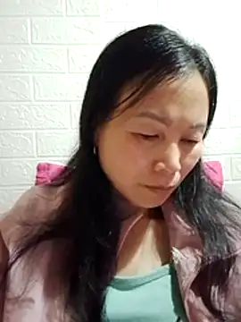 Snapshot of Lili-123k chatting on February 13, 7:25 pm Lili-123k online show from February 13, 7:25 pm