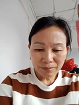 Snapshot of Lili-123k chatting on February 3, 6:22 am Lili-123k online show from February 3, 6:22 am