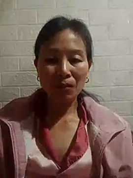 Snapshot of Lili-123k chatting on February 10, 1:21 pm Lili-123k online show from February 10, 1:21 pm